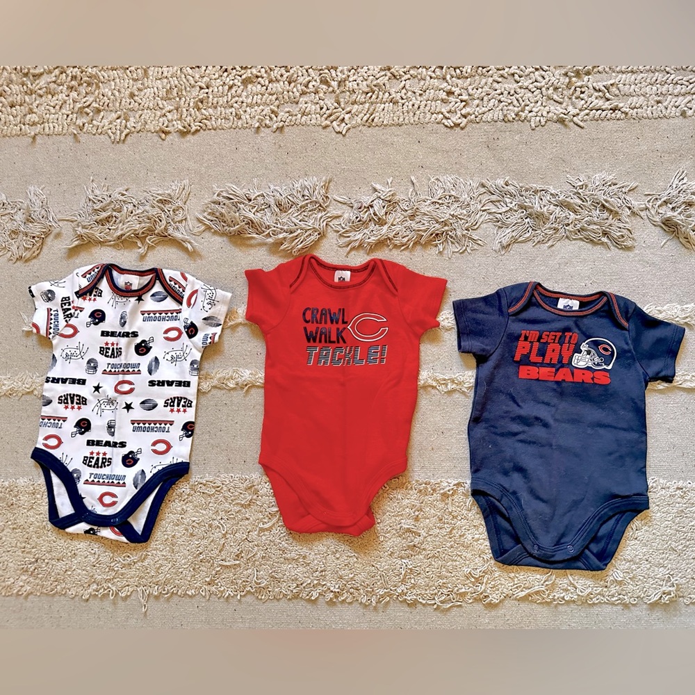 3x NWOT NFL Chicago Bears baby onesies size 0-3 months